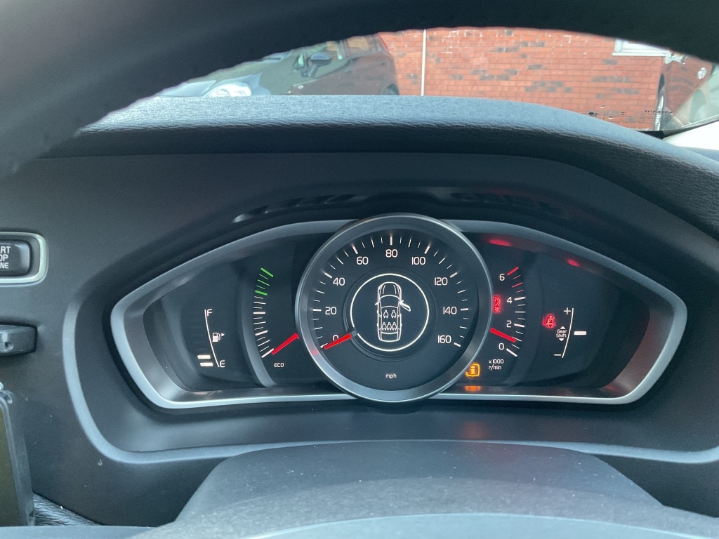 Used Volvo V40 2015 for sale - 76741516: Photo 10