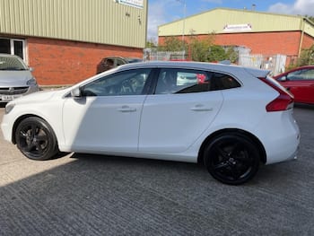 Used Volvo V40 2015 for sale - 79814782: Photo