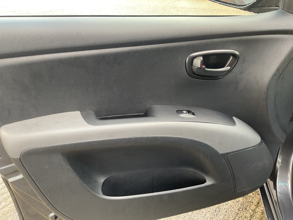 Used Hyundai i10 2012 for sale - 76440027: Photo 24