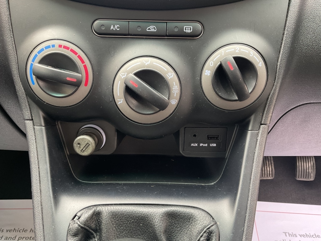 Used Hyundai i10 2012 for sale - 76440027: Photo 9