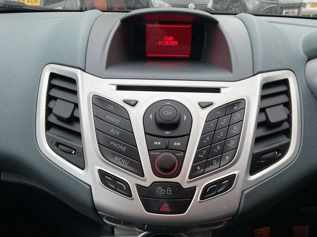 Used Ford Fiesta 2011 for sale - 76387463: Photo 12