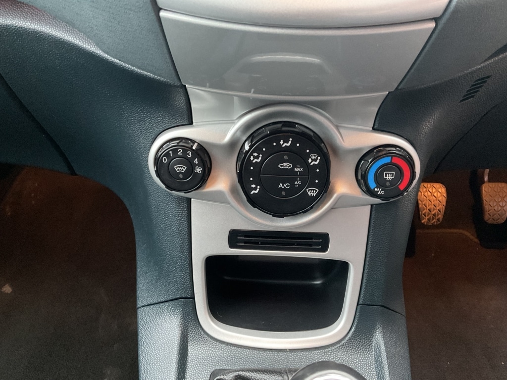 Used Ford Fiesta 2011 for sale - 76387463: Photo 13