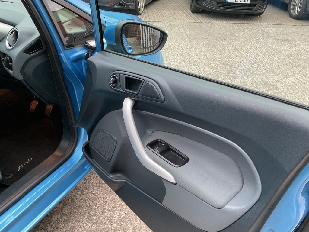 Used Ford Fiesta 2011 for sale - 76387463: Photo 9