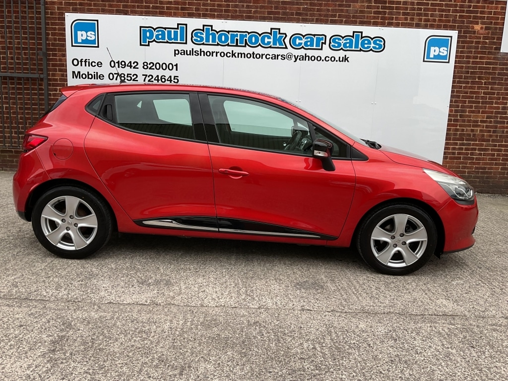 Used Renault Clio 2015 for sale - 76082852: Photo 16