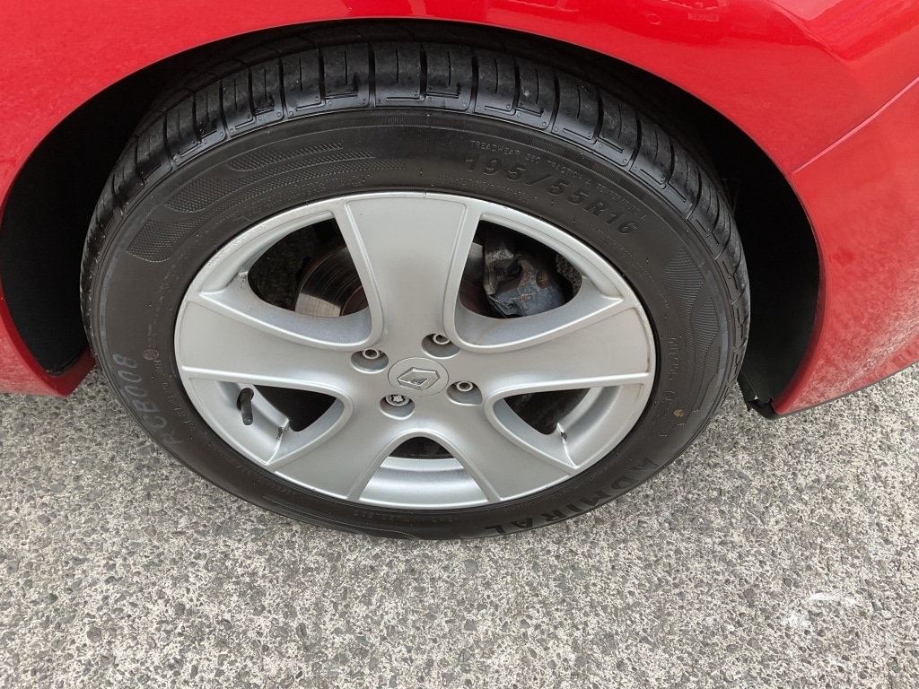 Used Renault Clio 2015 for sale - 76082852: Photo 24