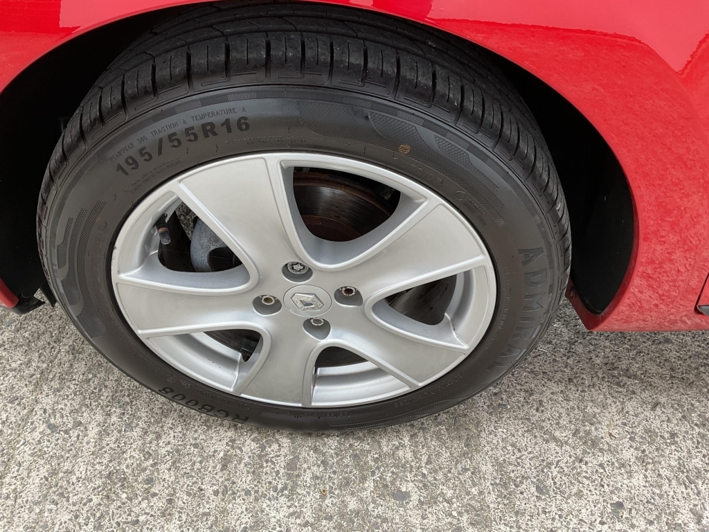 Used Renault Clio 2015 for sale - 76082852: Photo 25