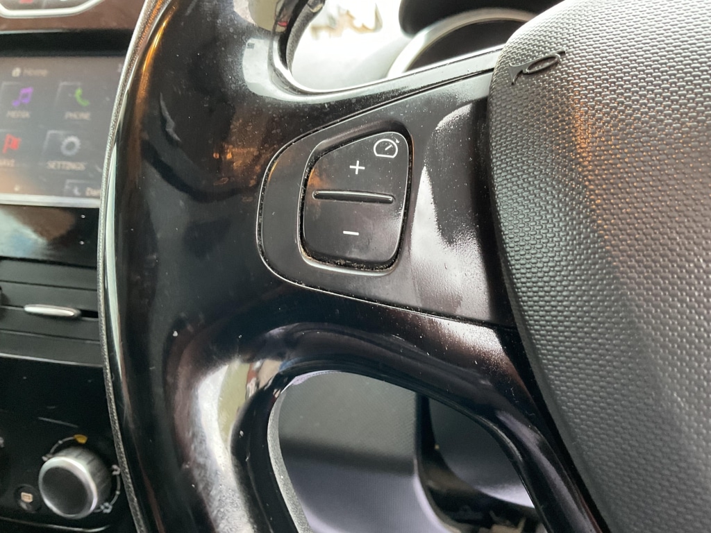 Used Renault Clio 2015 for sale - 76082852: Photo 30