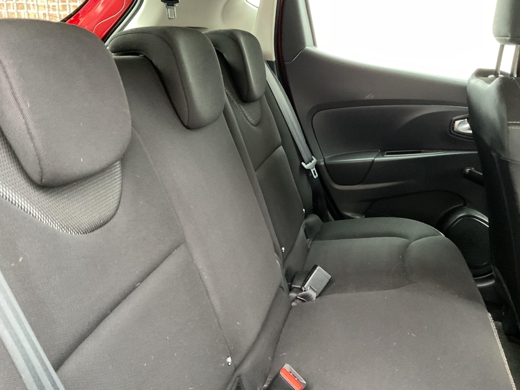 Used Renault Clio 2015 for sale - 76082852: Photo 35