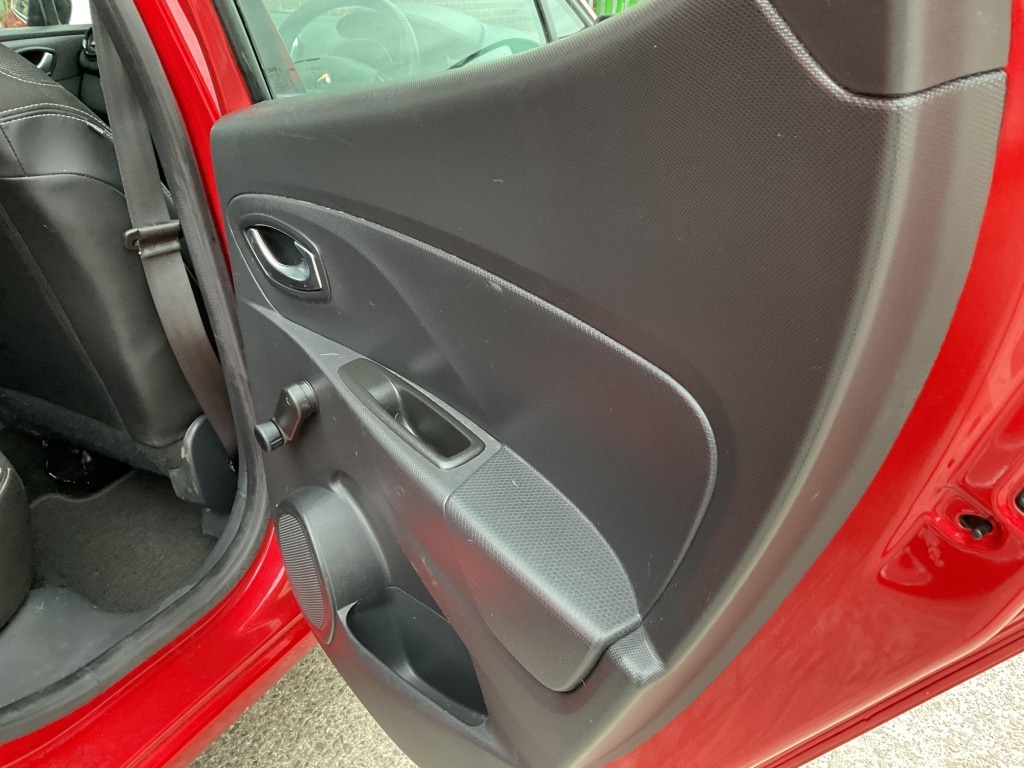 Used Renault Clio 2015 for sale - 76082852: Photo 36