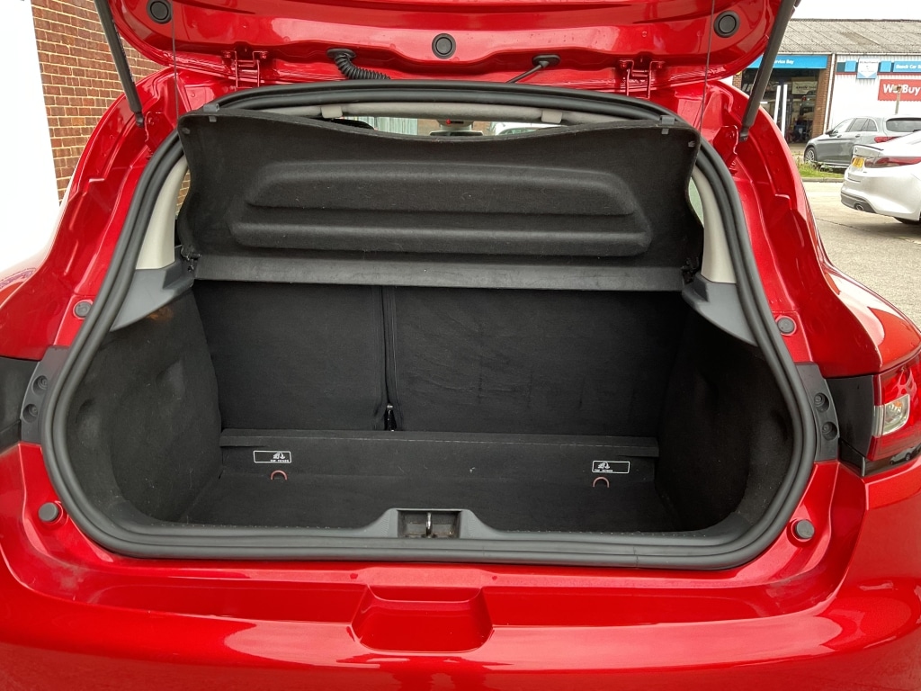 Used Renault Clio 2015 for sale - 76082852: Photo 37