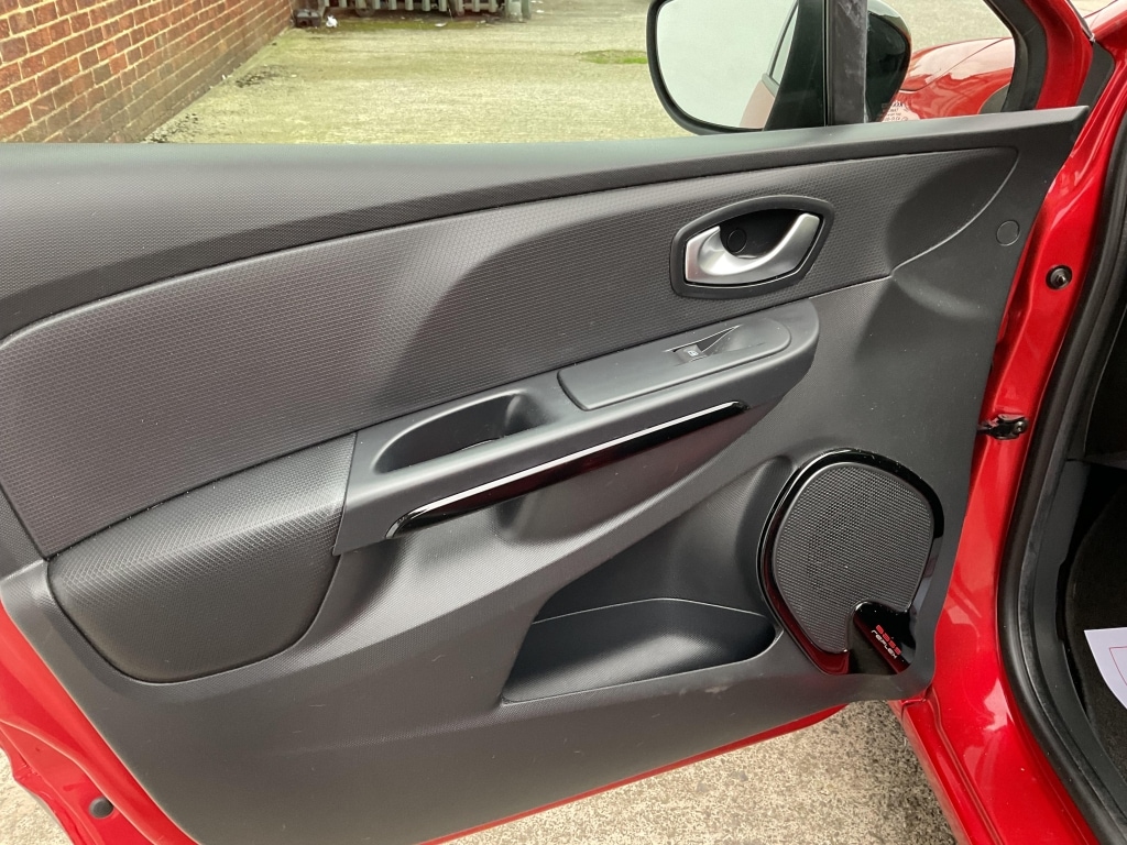 Used Renault Clio 2015 for sale - 76082852: Photo 41