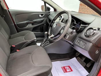 Used Renault Clio 2015 for sale - 76082852: Photo