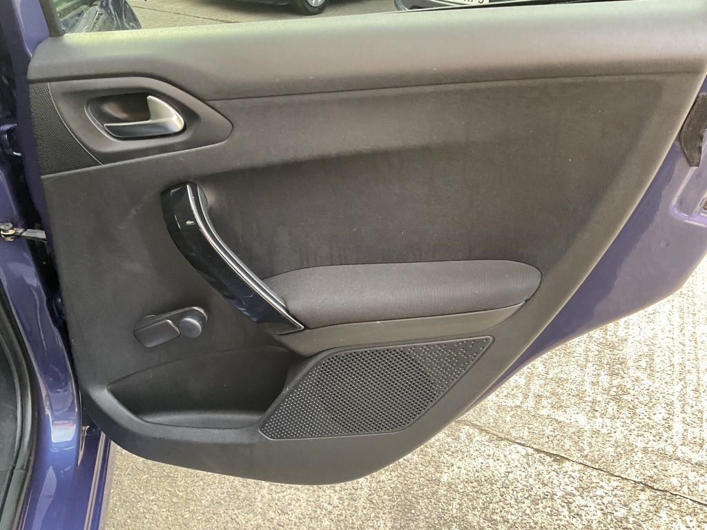 Used Peugeot 208 2015 for sale - 76594539: Photo 16