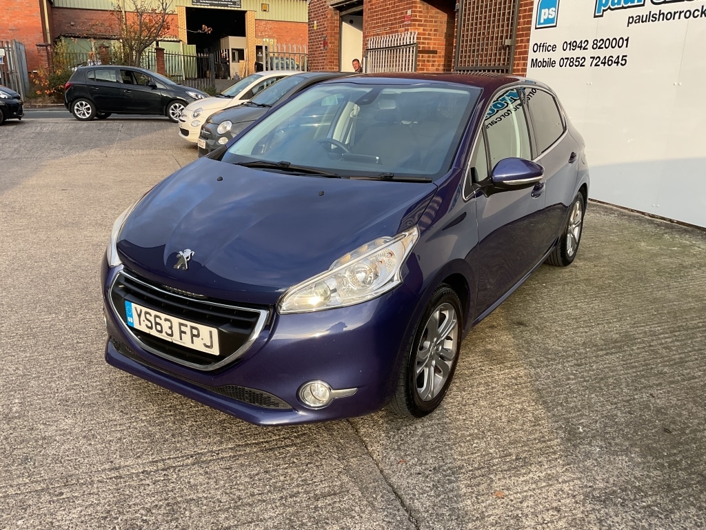 Used Peugeot 208 2015 for sale - 76594539: Photo 2