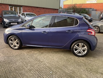 Used Peugeot 208 2015 for sale - 76594539: Photo