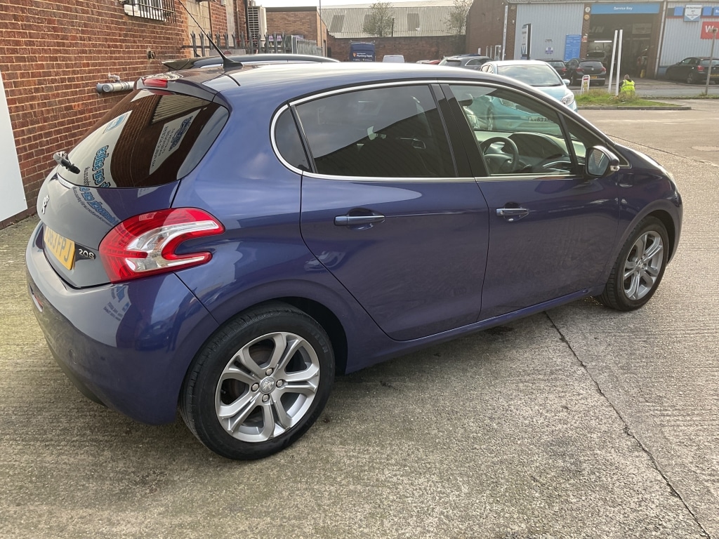 Used Peugeot 208 2015 for sale - 76594539: Photo 5