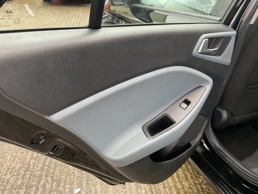 Used Hyundai i20 2016 for sale - 76560187: Photo 20