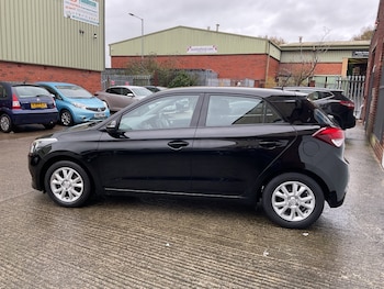 Used Hyundai i20 2016 for sale - 76560187: Photo