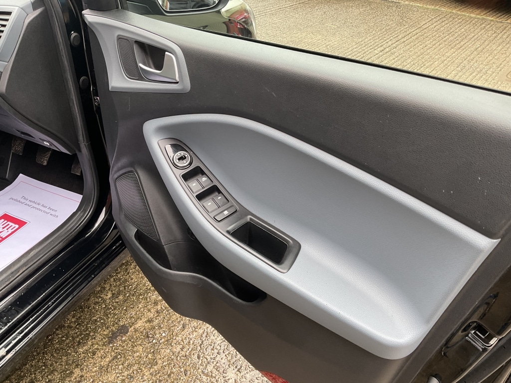 Used Hyundai i20 2016 for sale - 76560187: Photo 8