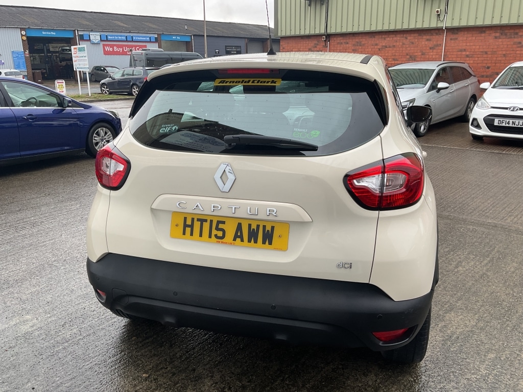 Used Renault Captur 2015 for sale - 77536172: Photo 4