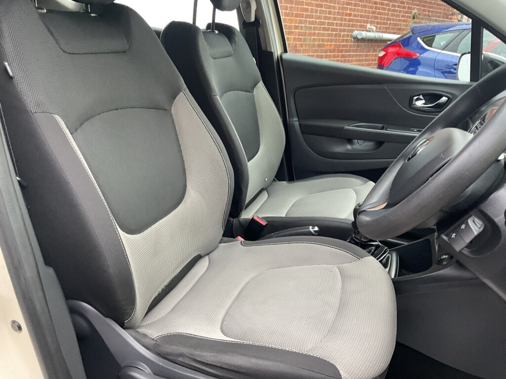 Used Renault Captur 2015 for sale - 77536172: Photo 8