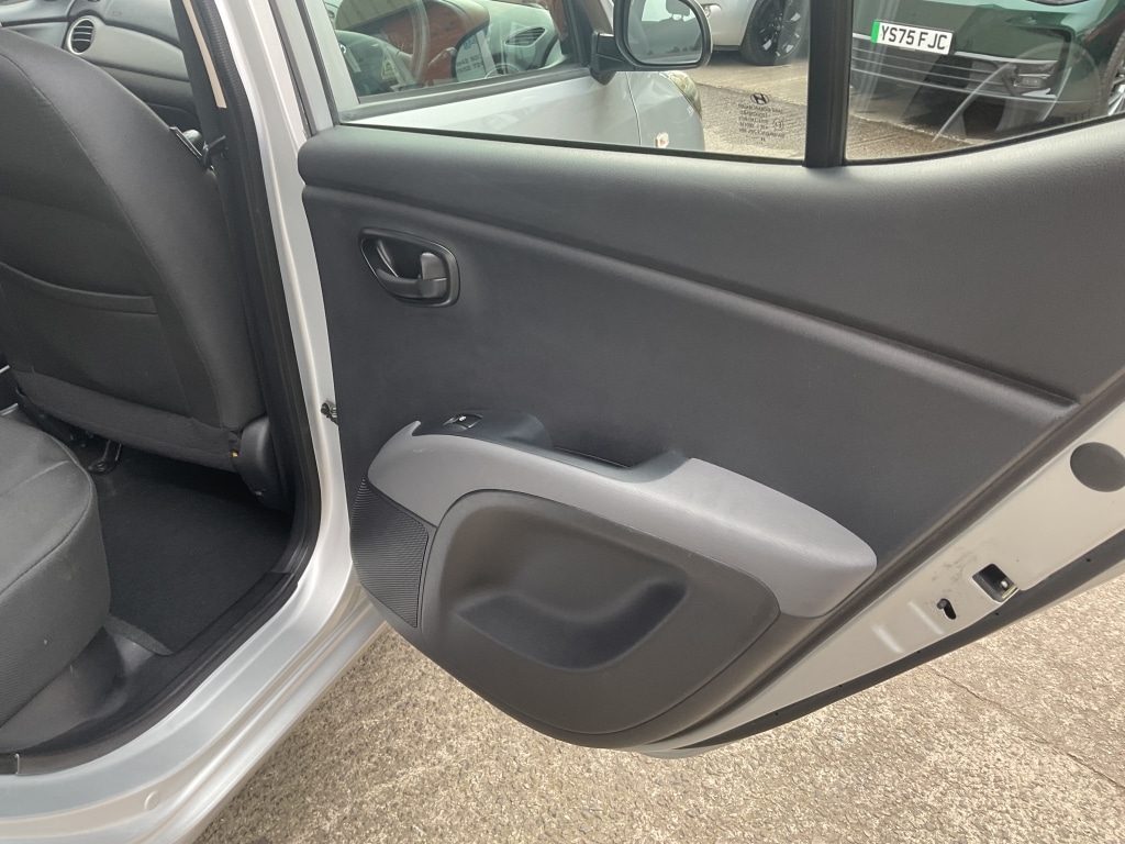 Used Hyundai i10 2011 for sale - 77807429: Photo 16