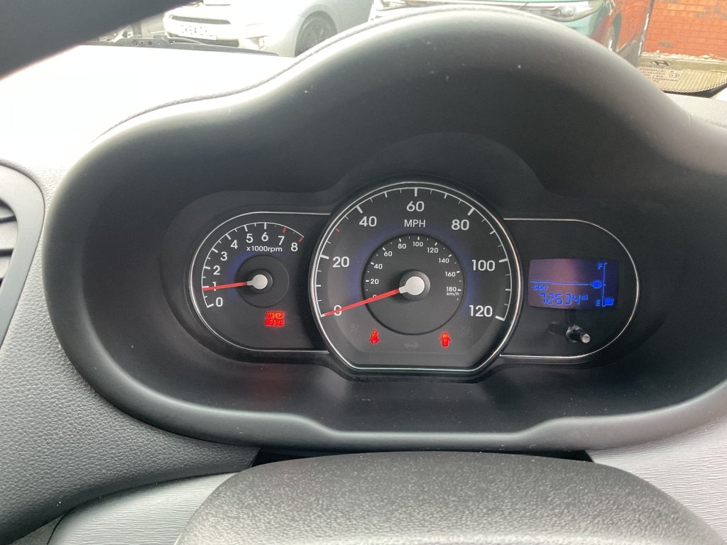 Used Hyundai i10 2011 for sale - 77807429: Photo 8