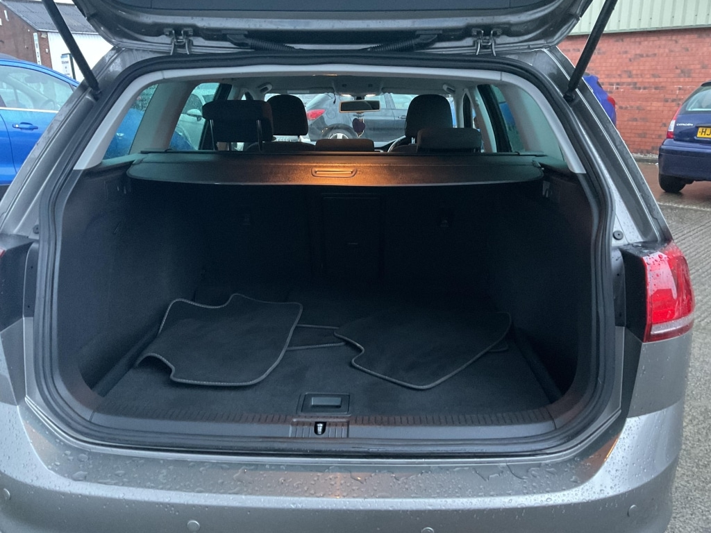 Used Volkswagen Golf 2013 for sale - 76618856: Photo 17