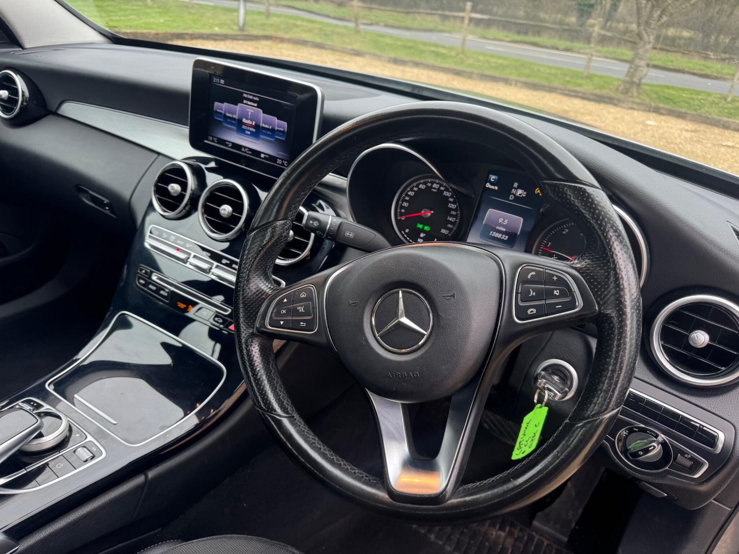 Used Mercedes-Benz C Class 2015 for sale - 77598705: Photo 4