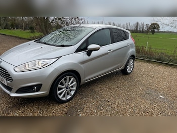 Used Ford Fiesta 2015 for sale - 76666867: Photo
