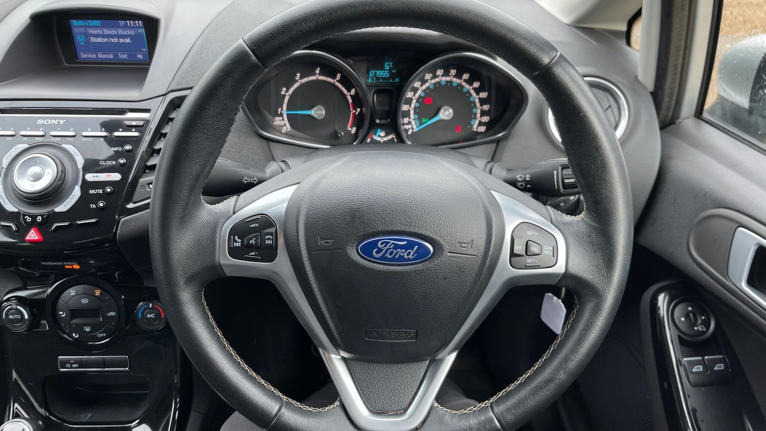 Used Ford Fiesta 2015 for sale - 76666867: Photo 4