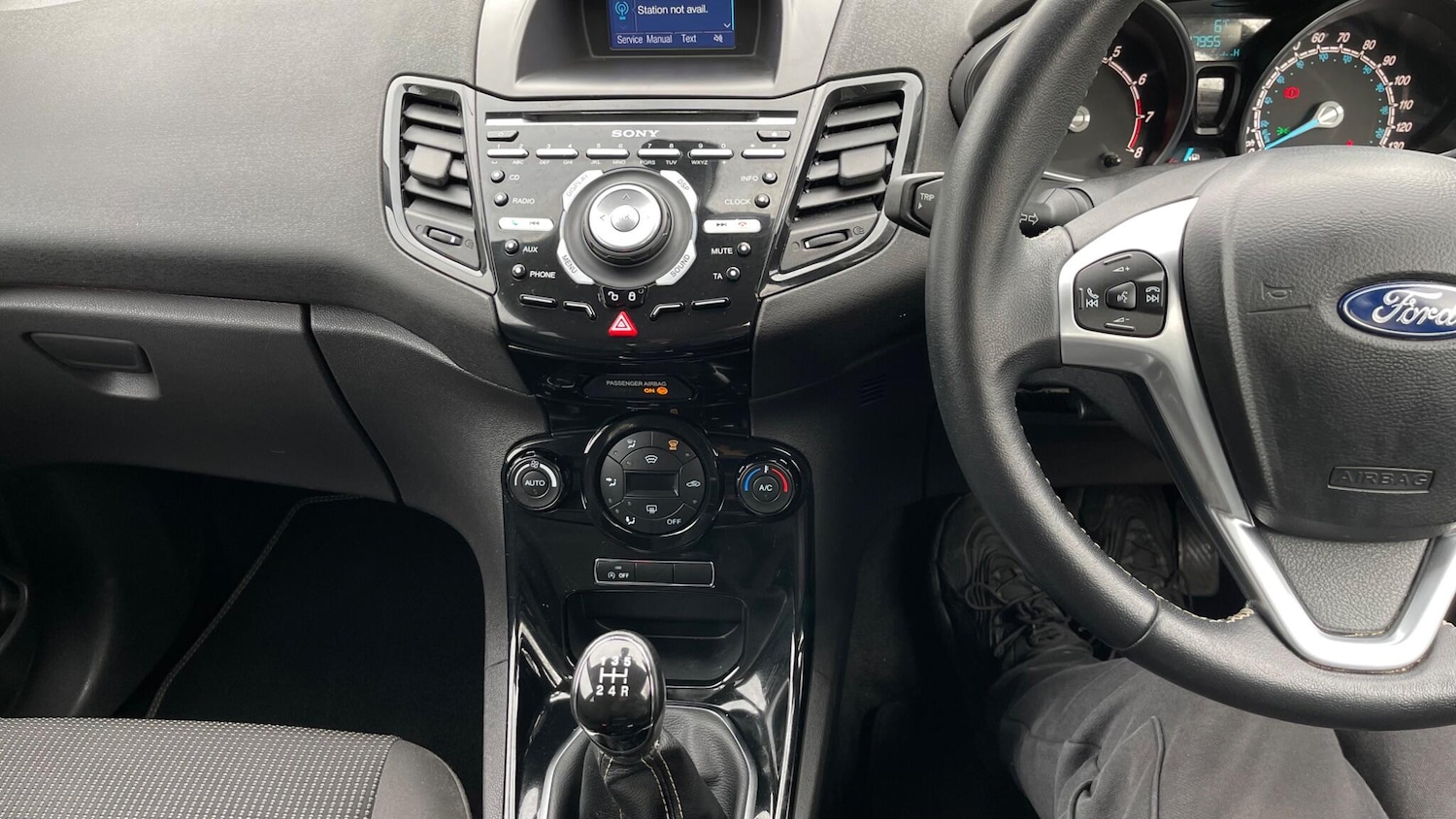 Used Ford Fiesta 2015 for sale - 76666867: Photo 5