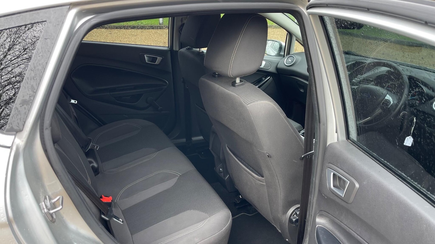 Used Ford Fiesta 2015 for sale - 76666867: Photo 7