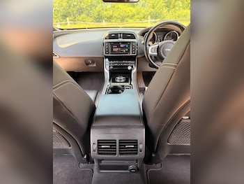 Used Jaguar XE 2016 for sale - 78959054: Photo