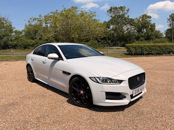 Used Jaguar XE 2016 for sale - 78959054: Photo