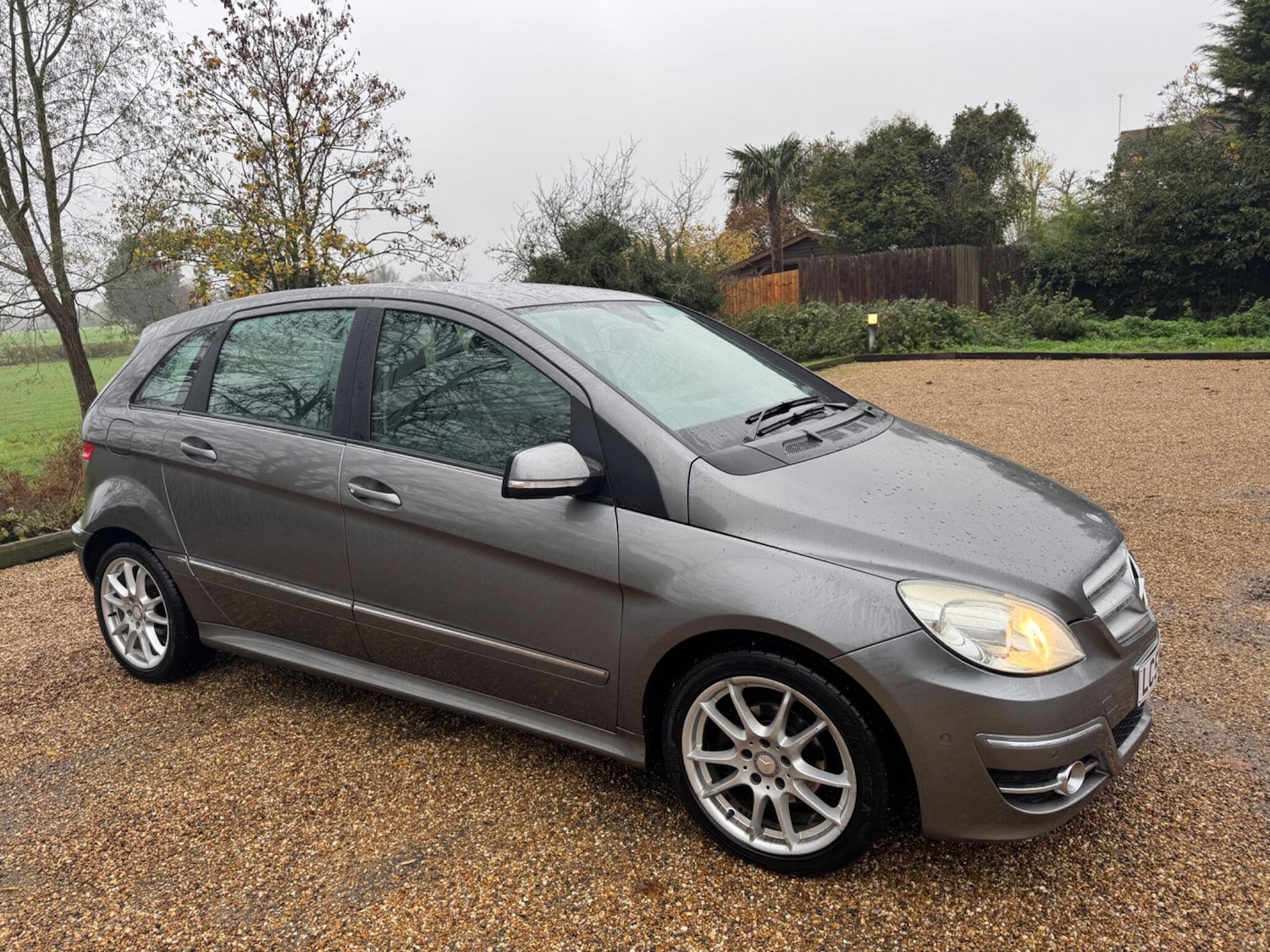 Used Mercedes-Benz B Class 2009 for sale - 76592725: Photo 2