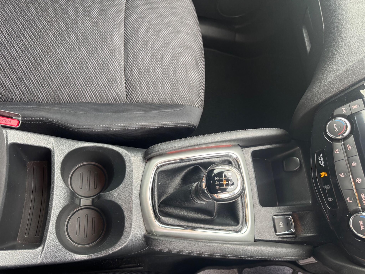 Used Nissan Qashqai 2014 for sale - 76498569: Photo 17