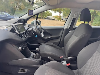 Used Peugeot 208 2017 for sale - 75646241: Photo