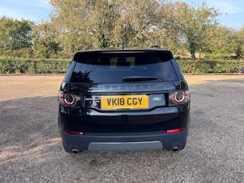 Used Land Rover Discovery Sport 2018 for sale - 79645840: Photo