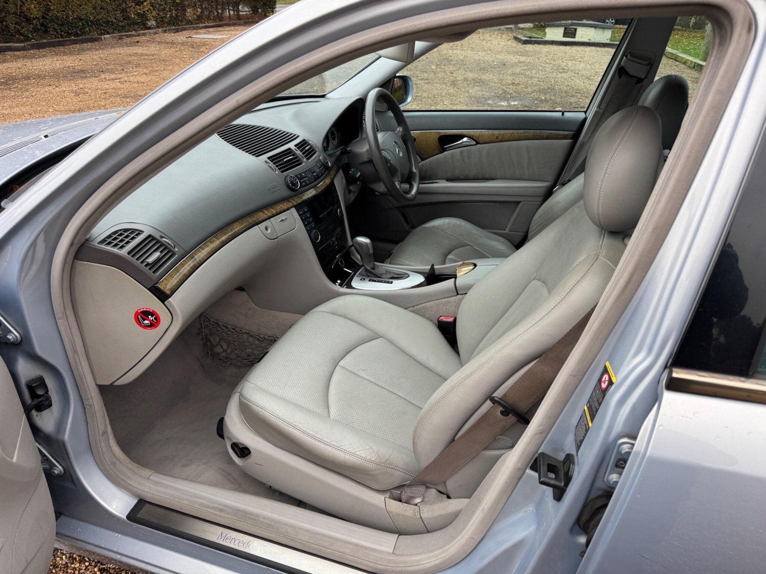 Used Mercedes-Benz E Class 2003 for sale - 76512405: Photo 2