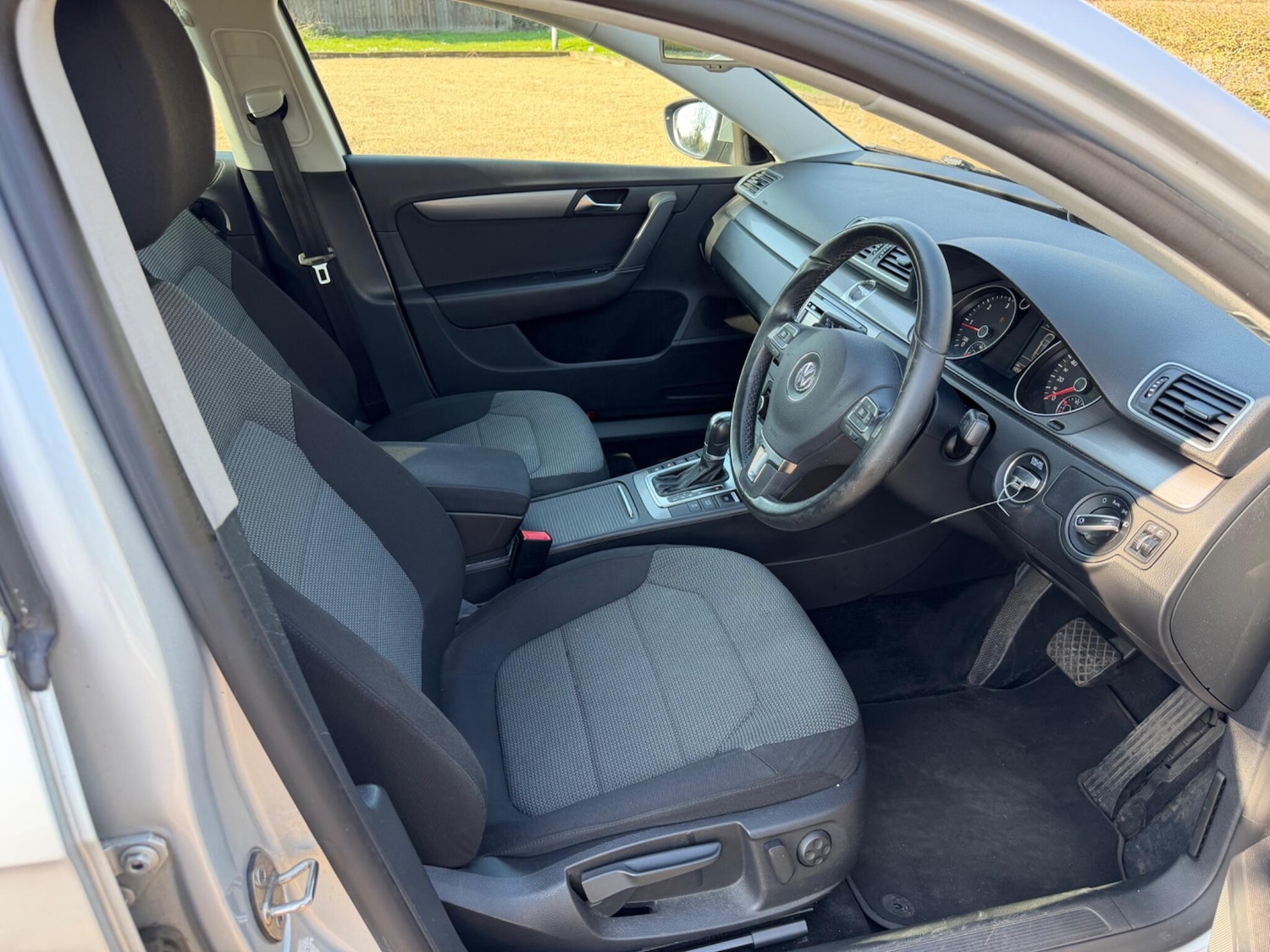 Used Volkswagen Passat 2011 for sale - 77970555: Photo 6