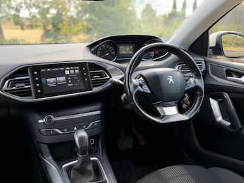 Used Peugeot 308 2017 for sale - 79726930: Photo