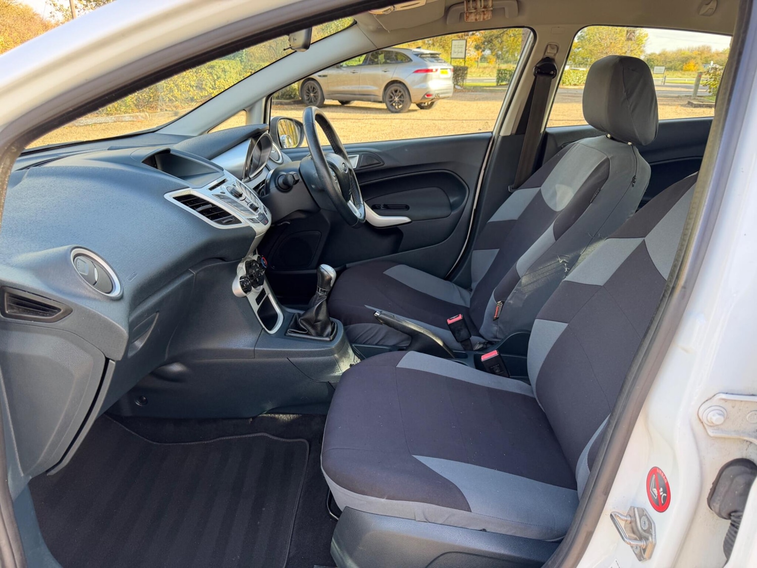 Used Ford Fiesta 2012 for sale - 76388619: Photo 3