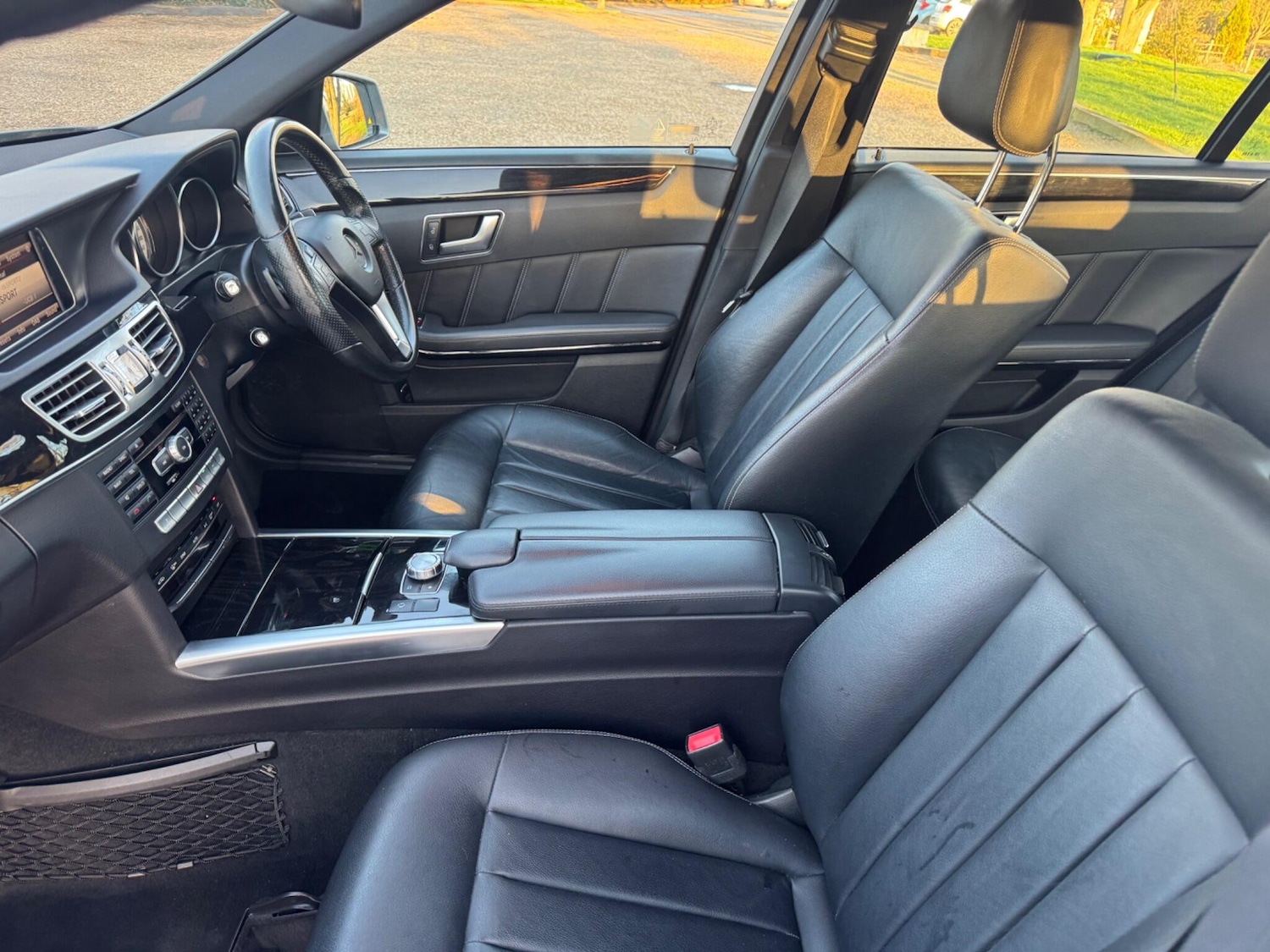 Used Mercedes-Benz E Class 2014 for sale - 77925246: Photo 3