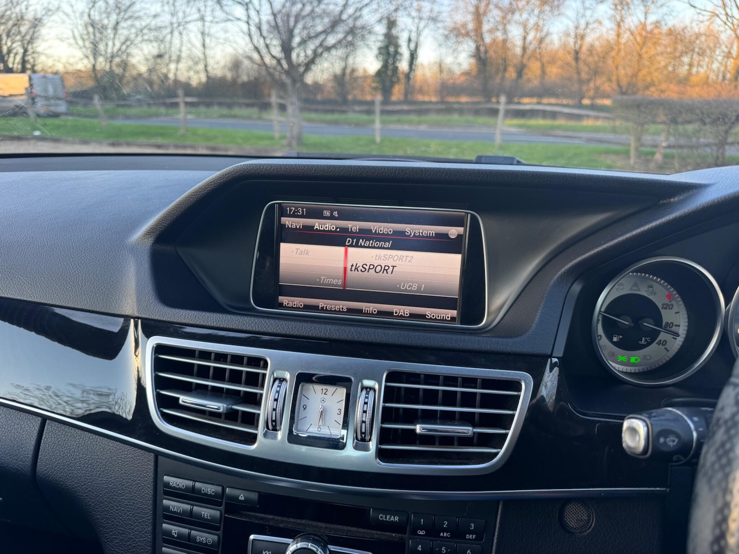 Used Mercedes-Benz E Class 2014 for sale - 77925246: Photo 31