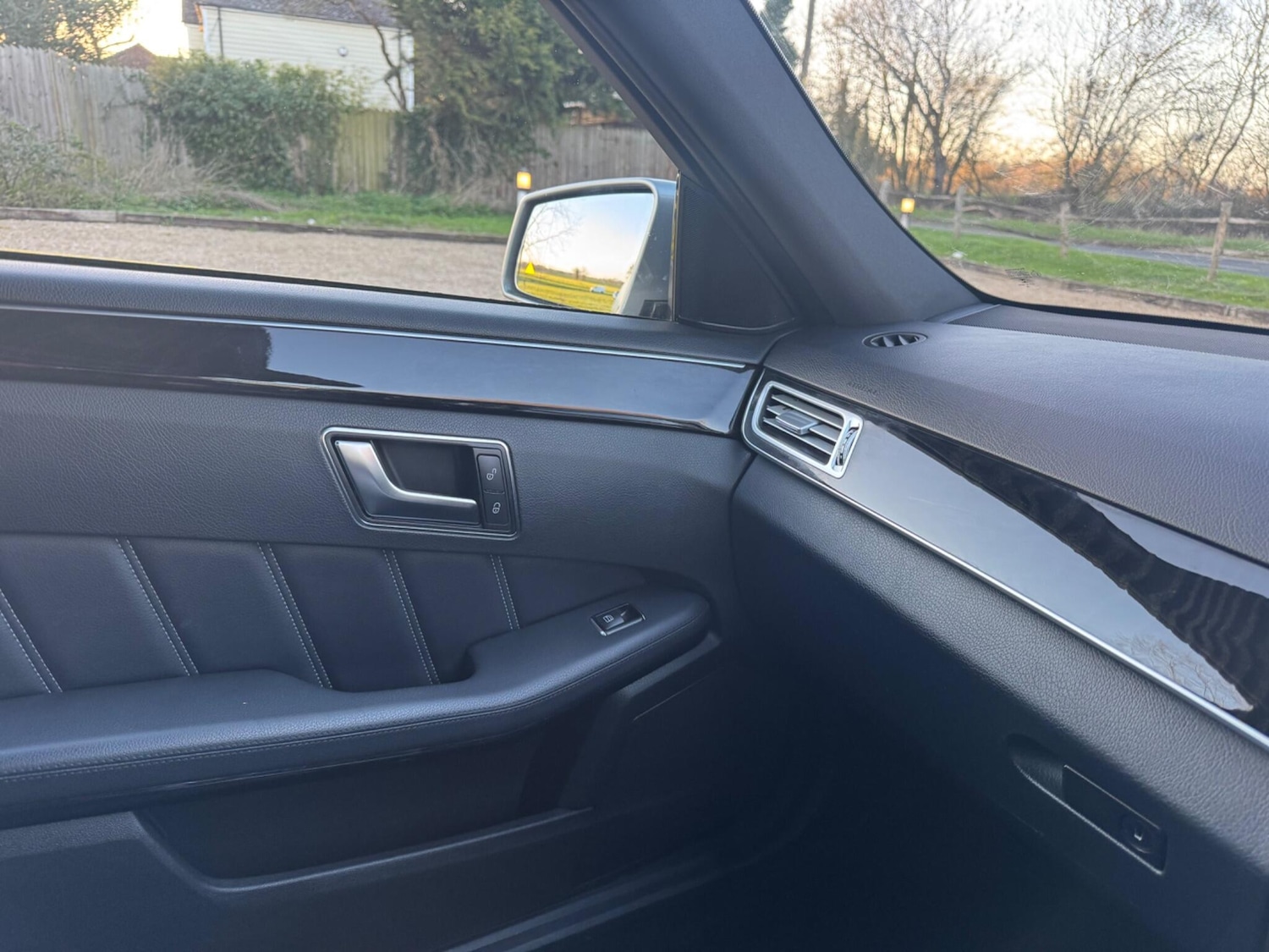 Used Mercedes-Benz E Class 2014 for sale - 77925246: Photo 33