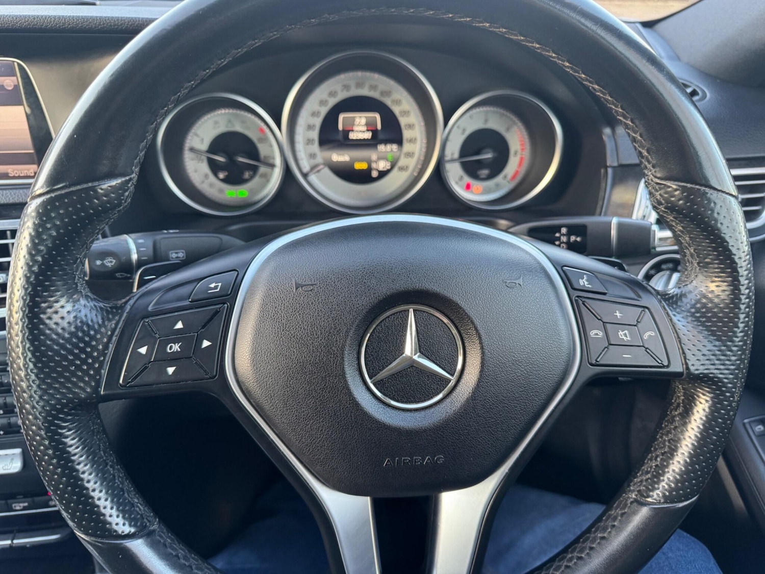 Used Mercedes-Benz E Class 2014 for sale - 77925246: Photo 34