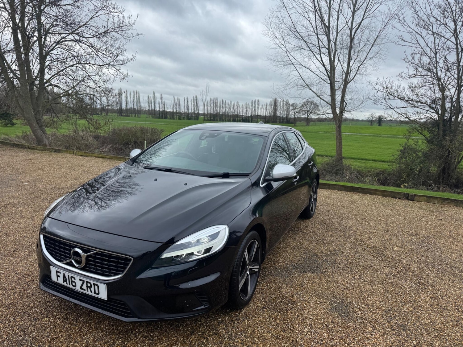 Used Volvo V40 for sale - 77738076: Photo 1