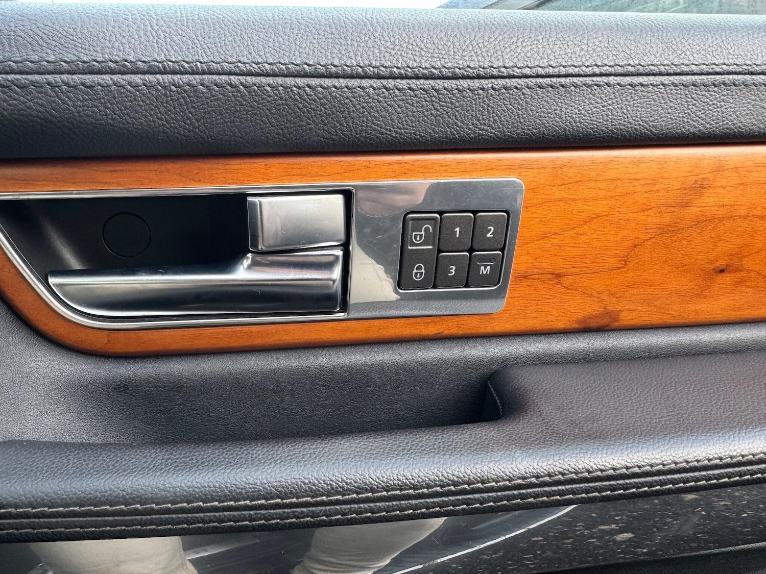 Used Land Rover Range Rover Sport 2010 for sale - 77029179: Photo 12