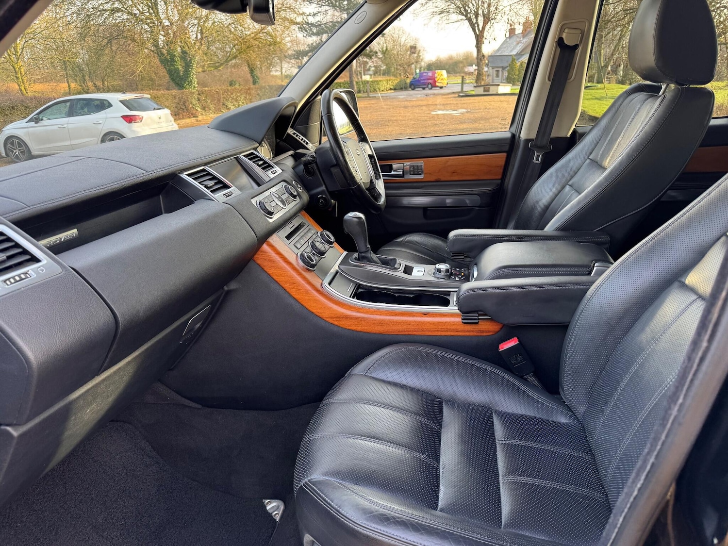 Used Land Rover Range Rover Sport 2010 for sale - 77029179: Photo 3